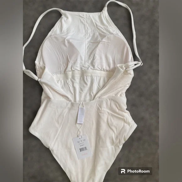 Andie The Asbury Ribbed One Piece Swimsuit High neck Adjustable strap NWT Size M - Picture 4 of 9
